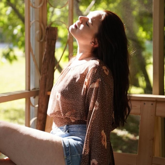 Meet your Posher, Brittney - Picture 1 of 1